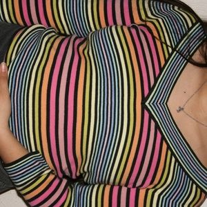 STRIPED V- NECK SWEATER